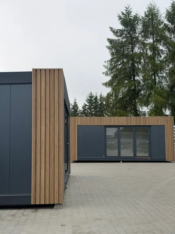 Pawilon · lamele + czerń